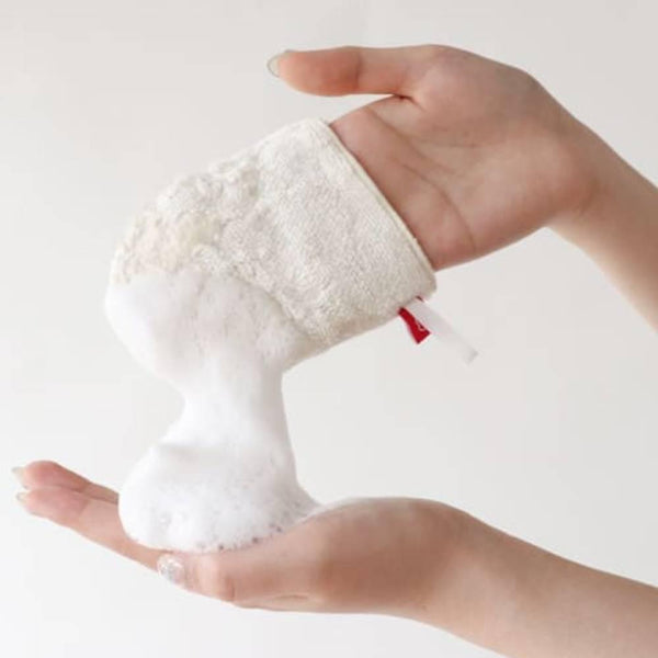 Kinuya 100% Silk Face Cleansing Mitten Gentle Exfoliating Glove