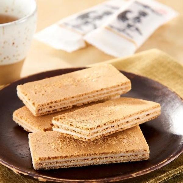 Raicho no Sato Traditional Cream-Filled Sandwich Cookies 16 Pieces