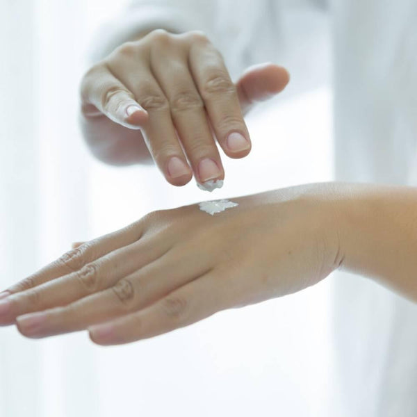 Hana To Mi Hand Cream Jiju Oriental Green Hinoki Cypress x Neroli 40g