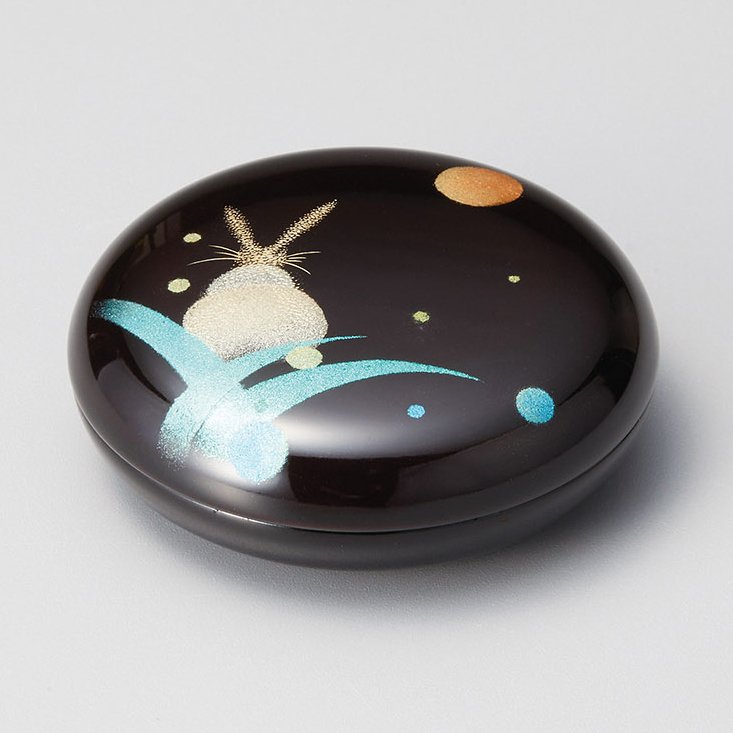 Isuke-Japanese-Lacquered-Jewelry-Case-Moon-and-Rabbit-1-2024-08-19T01:39:05.018Z.jpg