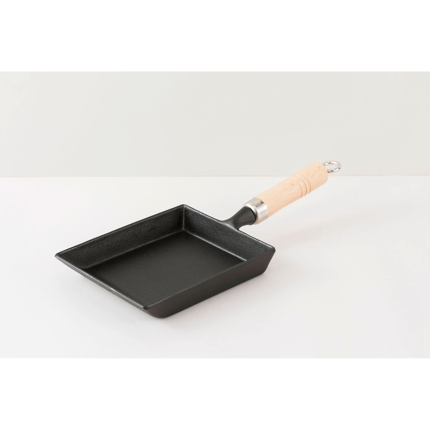 Iwachu-Induction-Nambu-Cast-Iron-Tamagoyaki-Pan-18cm-1-2024-02-03T07:31:44.879Z.jpg