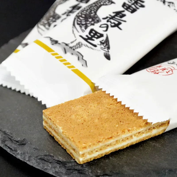 Raicho-no-Sato-Traditional-Cream-Filled-Sandwich-Cookies-16-Pieces-3-2024-08-24T08:26:01.212Z.webp